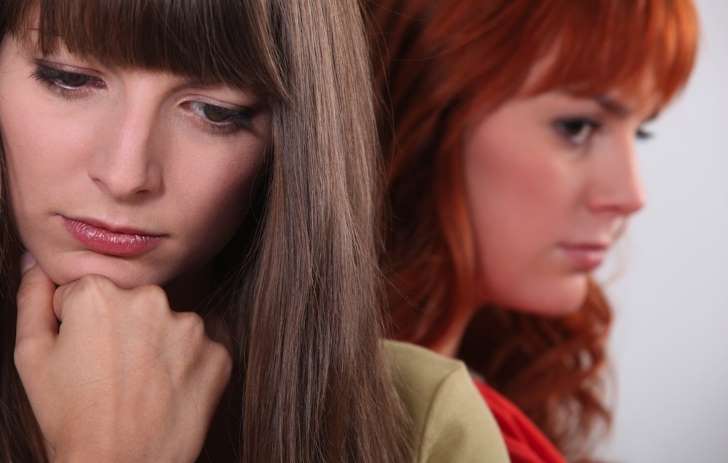 This image has an empty alt attribute; its file name is couple-women-jealousy.jpg